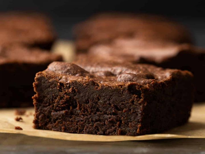 easy chocolate brownies recipe image 720x540